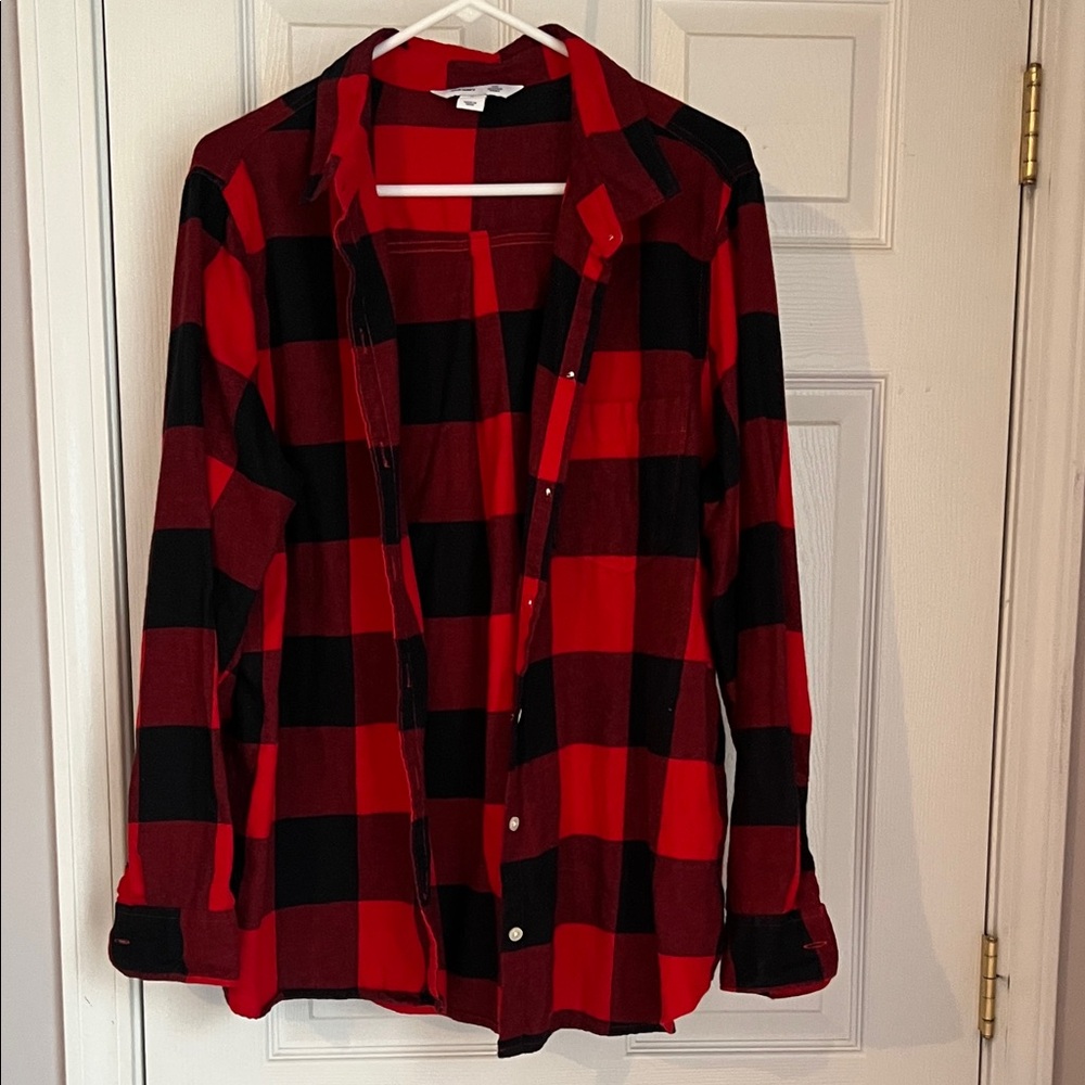 Old Navy Red and Black Checkered Men's Shirt